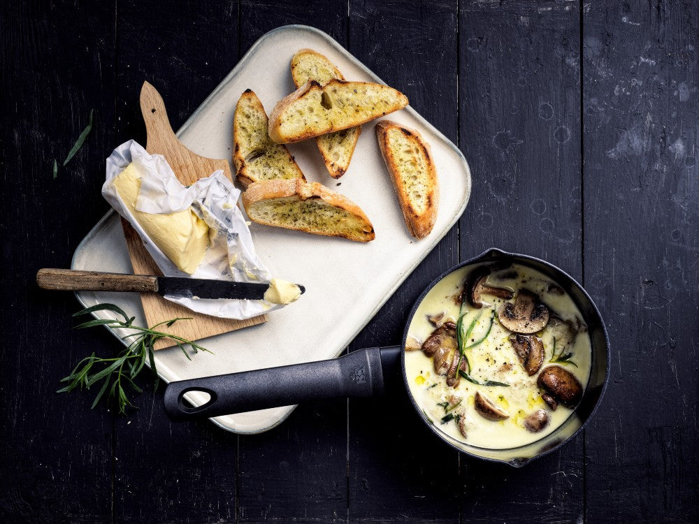 Easy Induction sauspan 16 cm zwart met champignonsaus