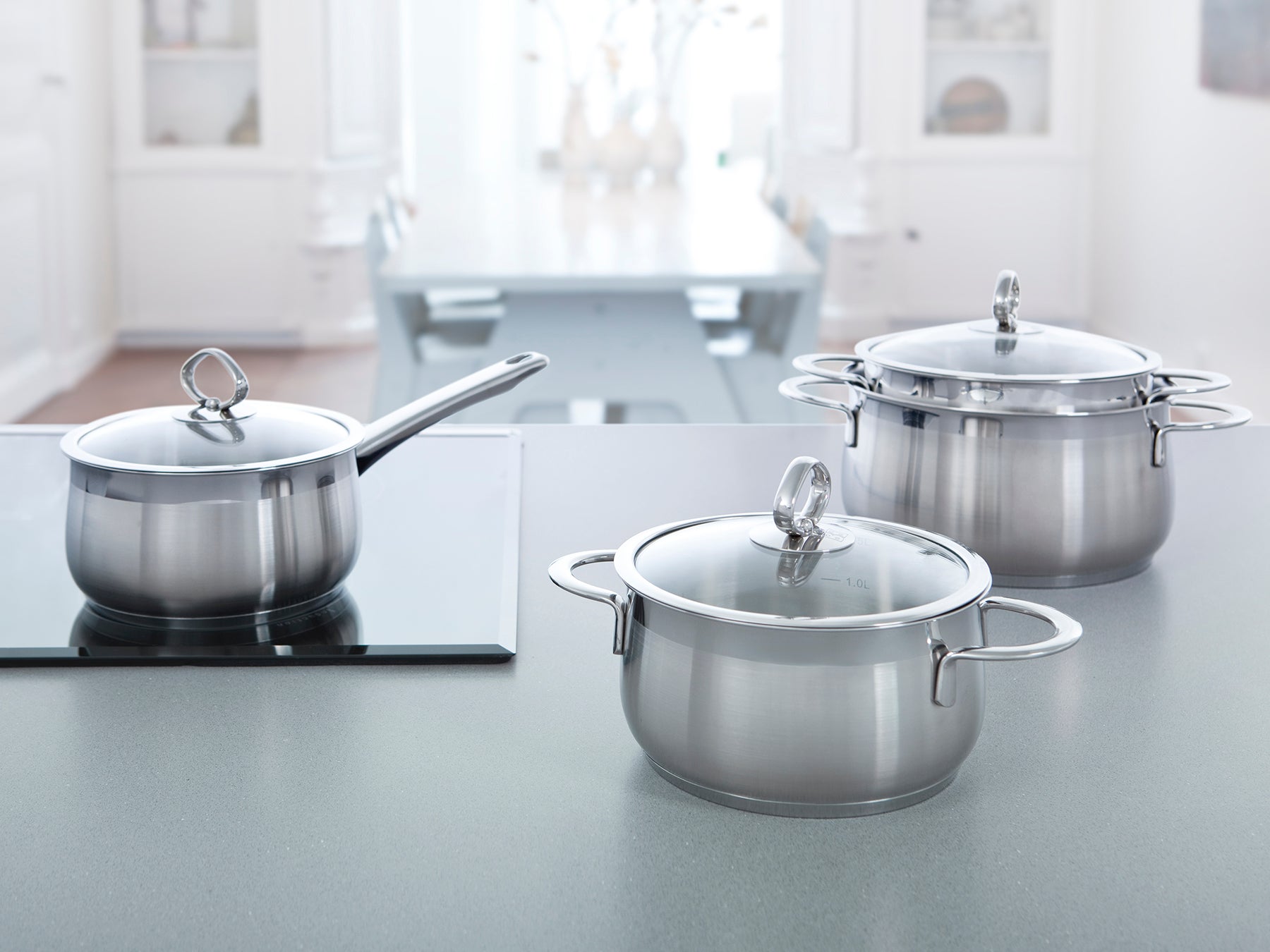 Excellent pannenset 4-delig zilver, in keuken