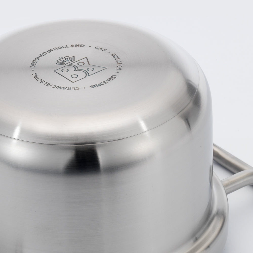 Q-linair Master steelpan 16 cm met deksel zilver onderzijde