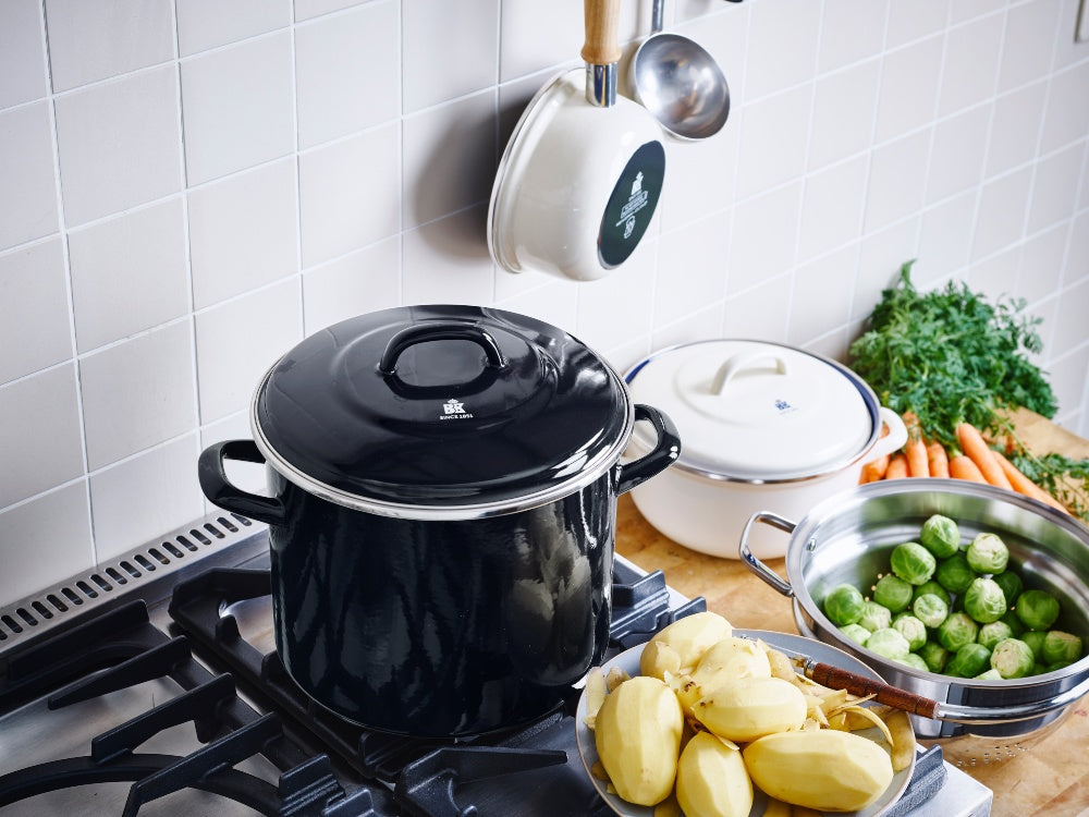 Indigo steelpan met deksel 16 cm zwart met spruiten