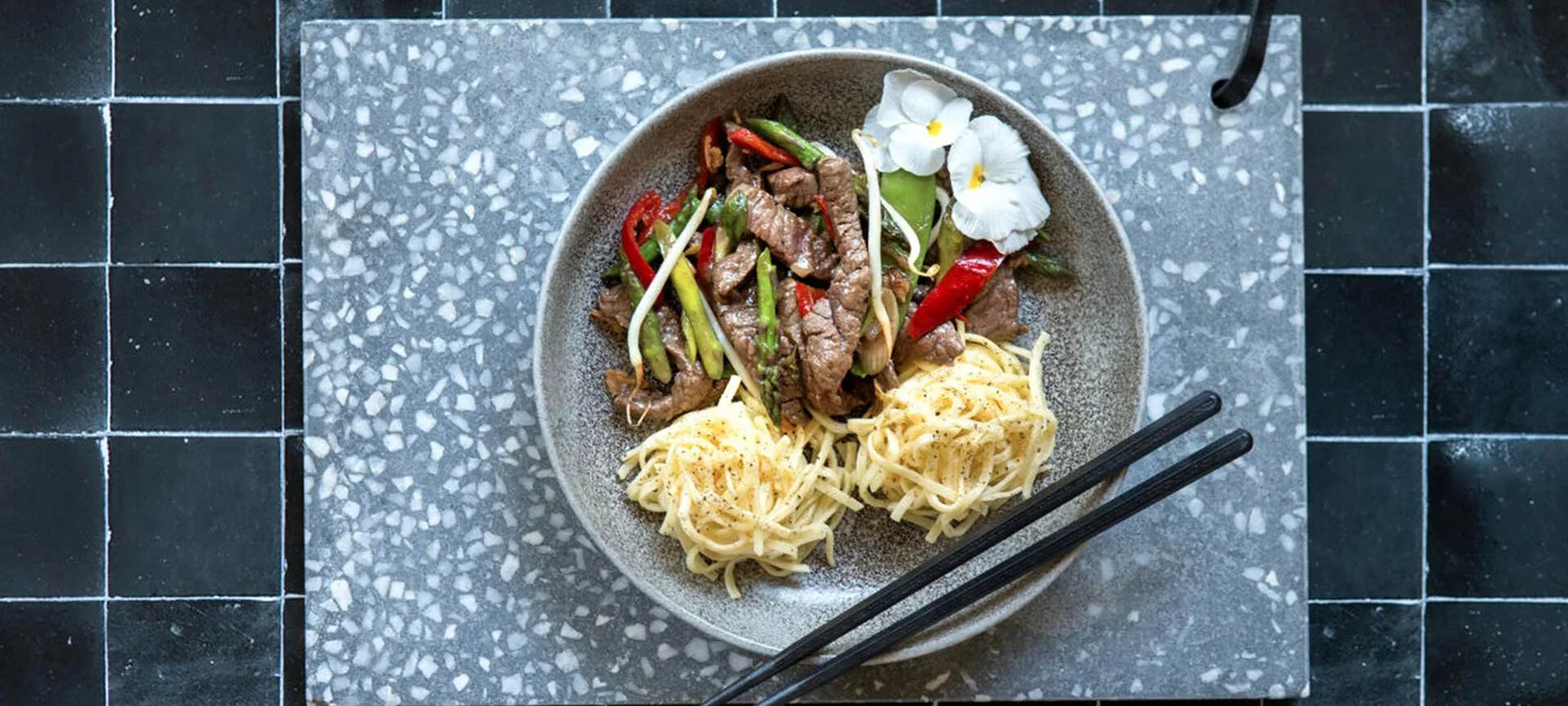 Ossenhaas puntjes in teriyaki saus