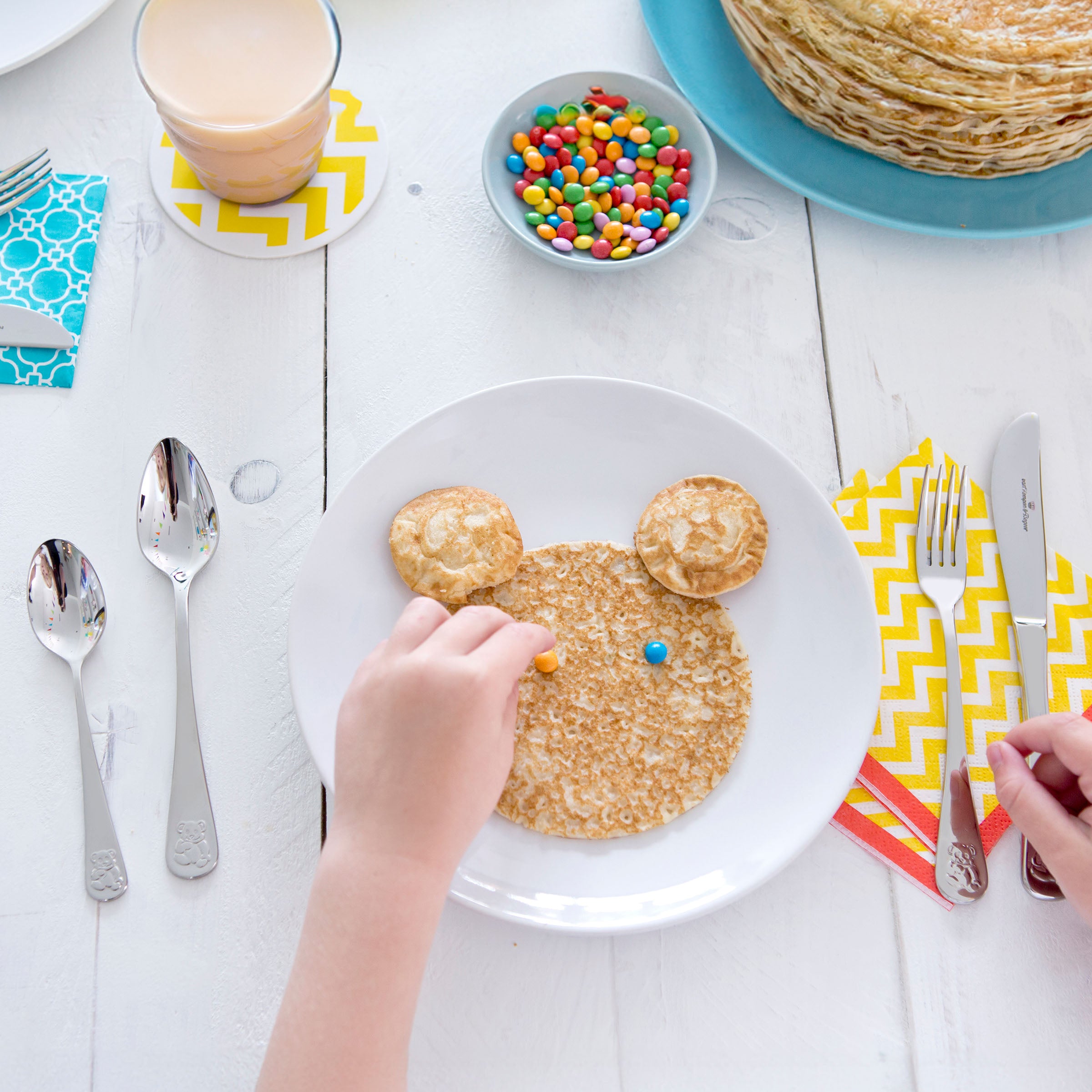 Kinderbestek met vrolijke beertjes
