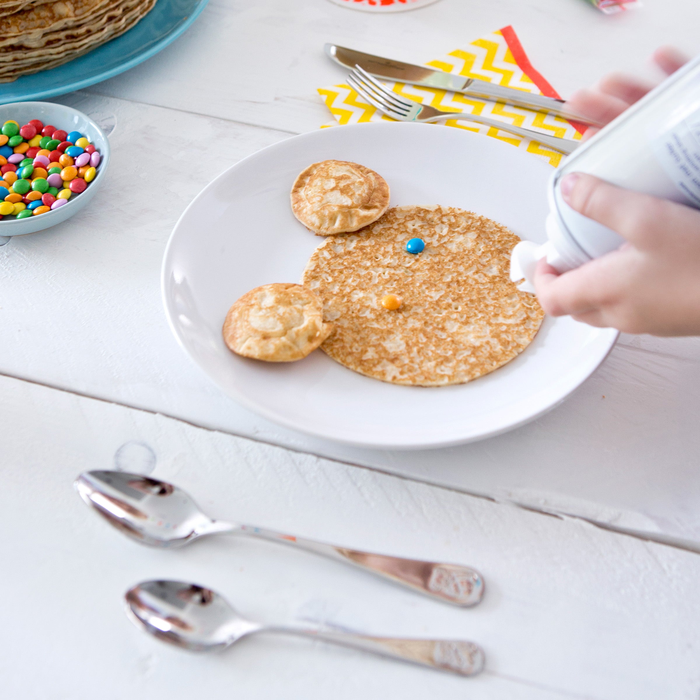 Kinderbestek met vrolijke beertjes