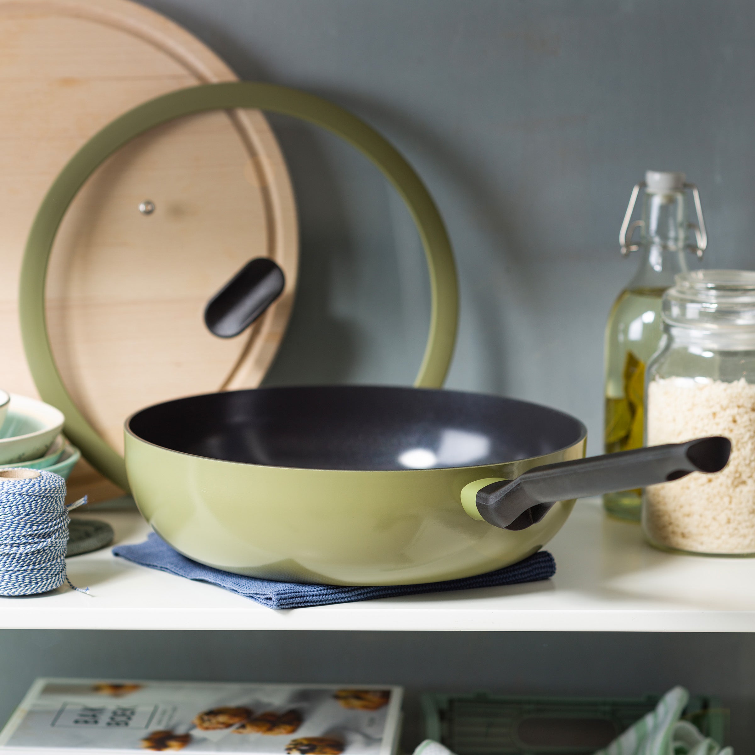 Enjoy wok Olive Green 28 cm + Panbeschermers