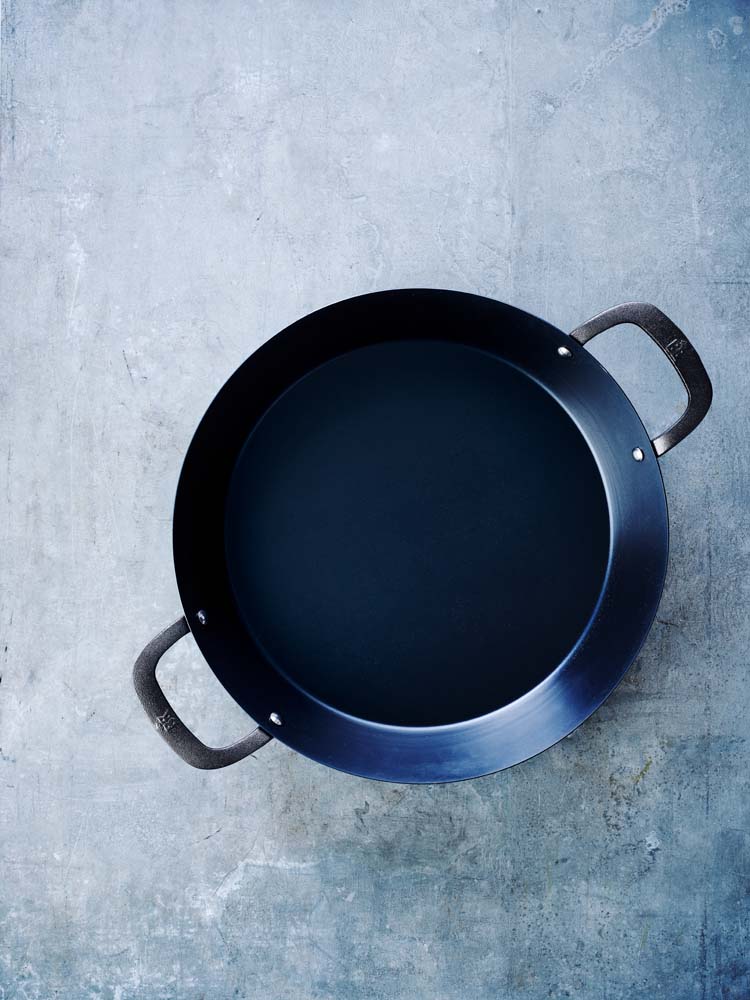 Black Steel paellapan 38 cm zwart bovenaanzicht