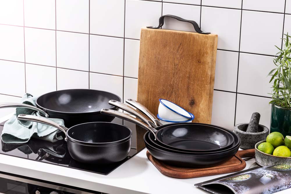 Superior Ceramic wok 30 cm zwart in keuken