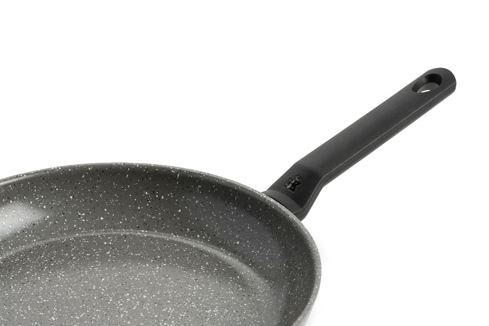 Granite koekenpan zwart zijaanzicht