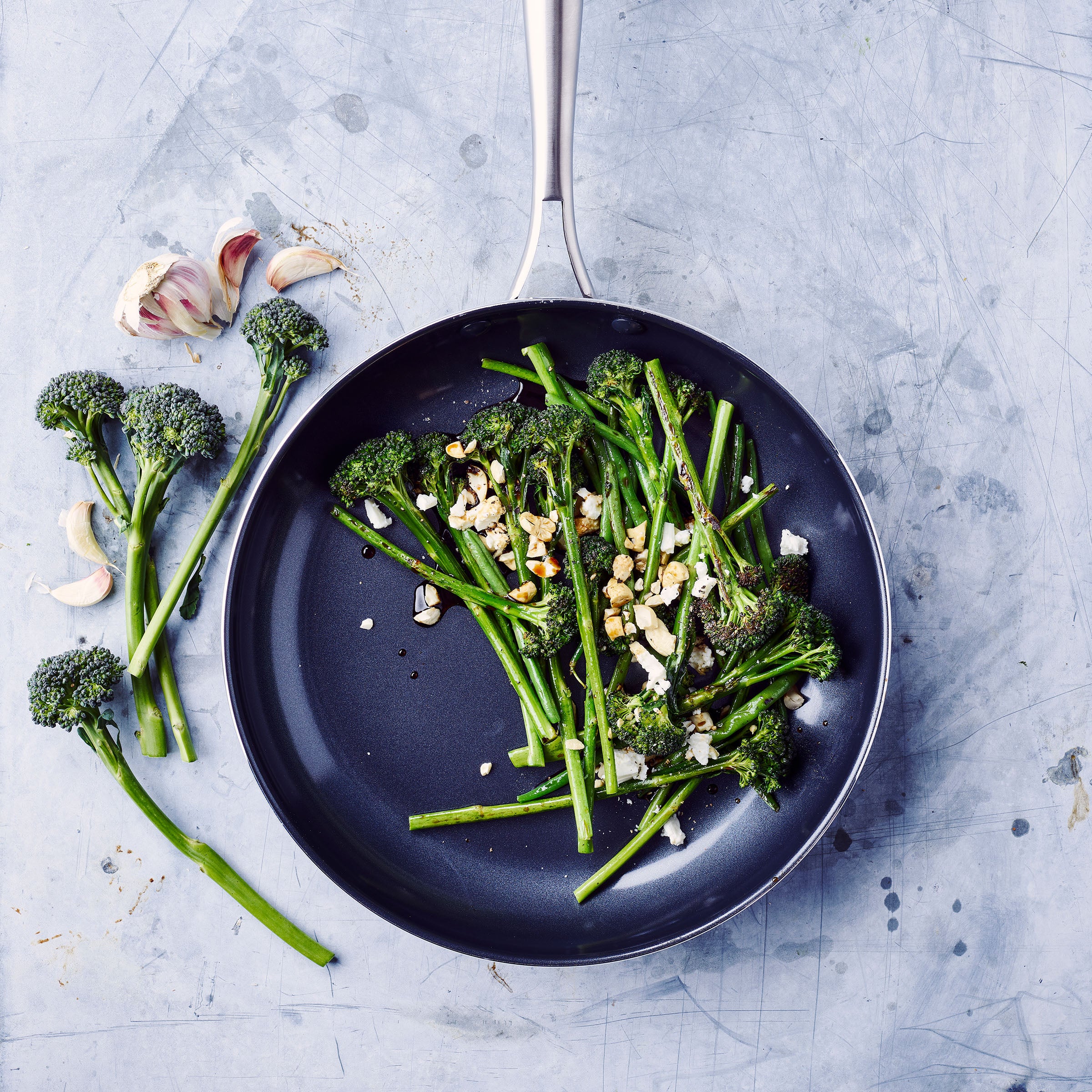 BK Magma koekenpan 28 cm zwart, met groenten