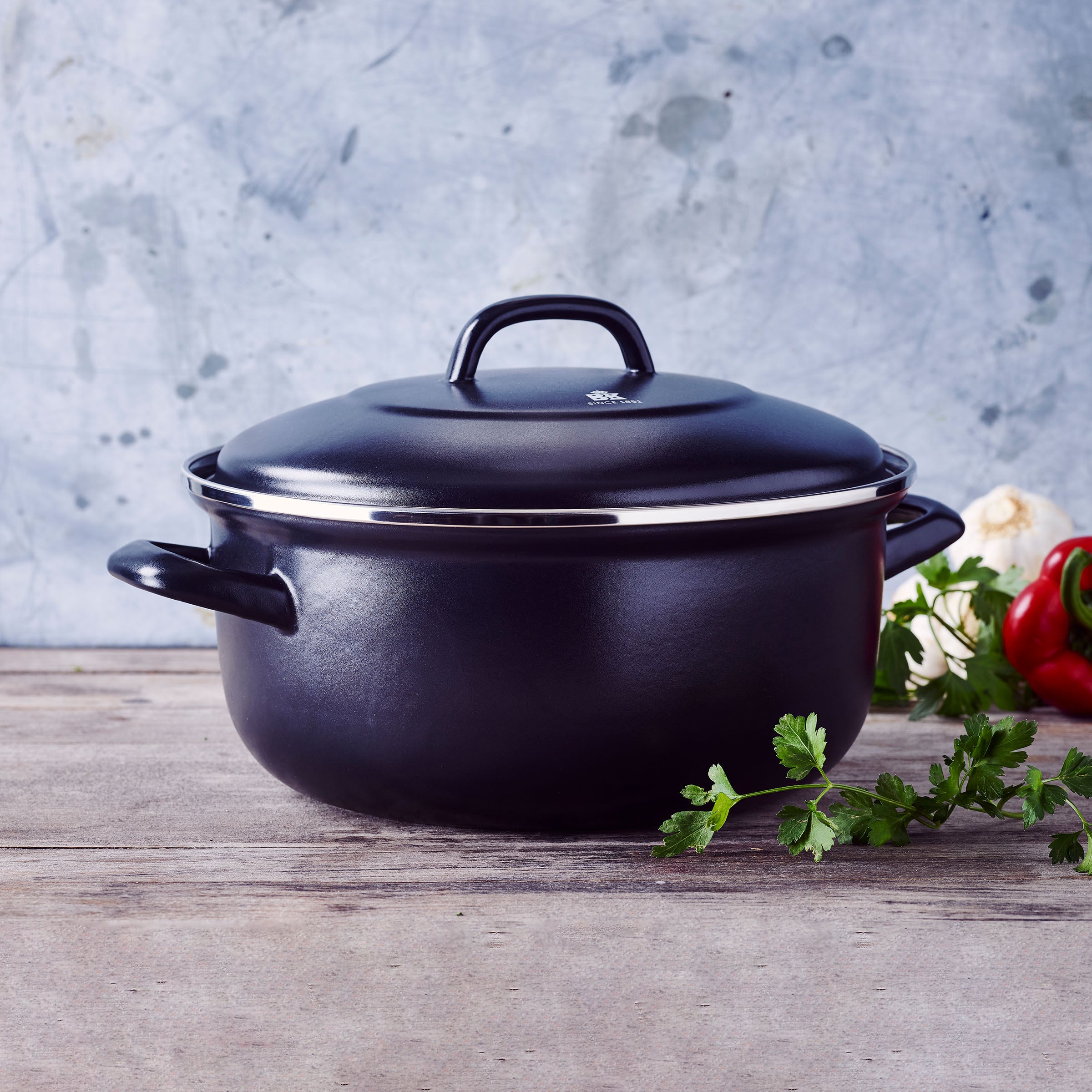 Magma Braadpan zwart - 26 cm op keukenblad