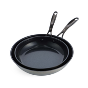 BK Ceramic Black 2-delige set: koekenpan 24 en 28 cm zwart zijaanzicht
