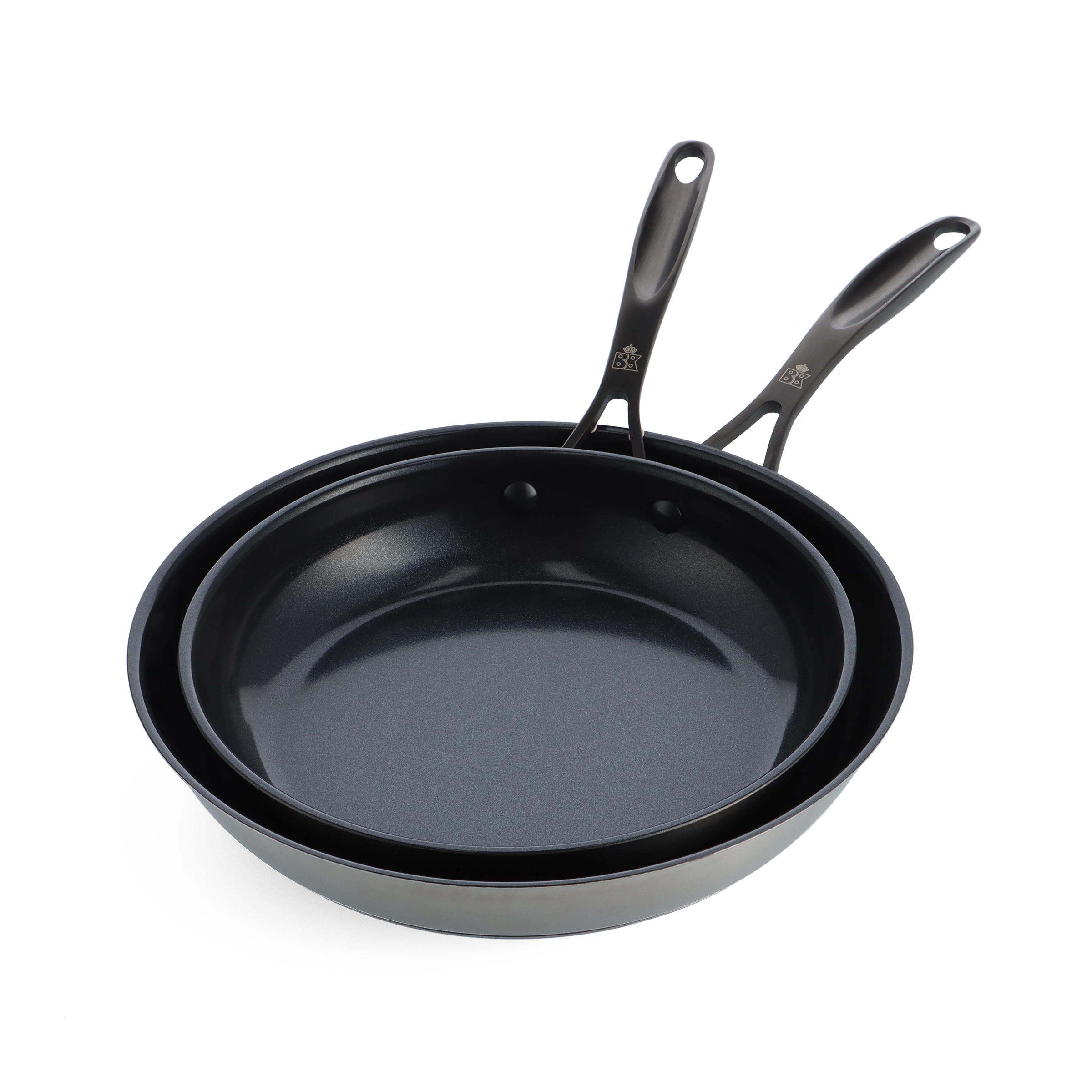 BK Ceramic Black 2-delige set: koekenpan 24 en 28 cm zwart zijaanzicht