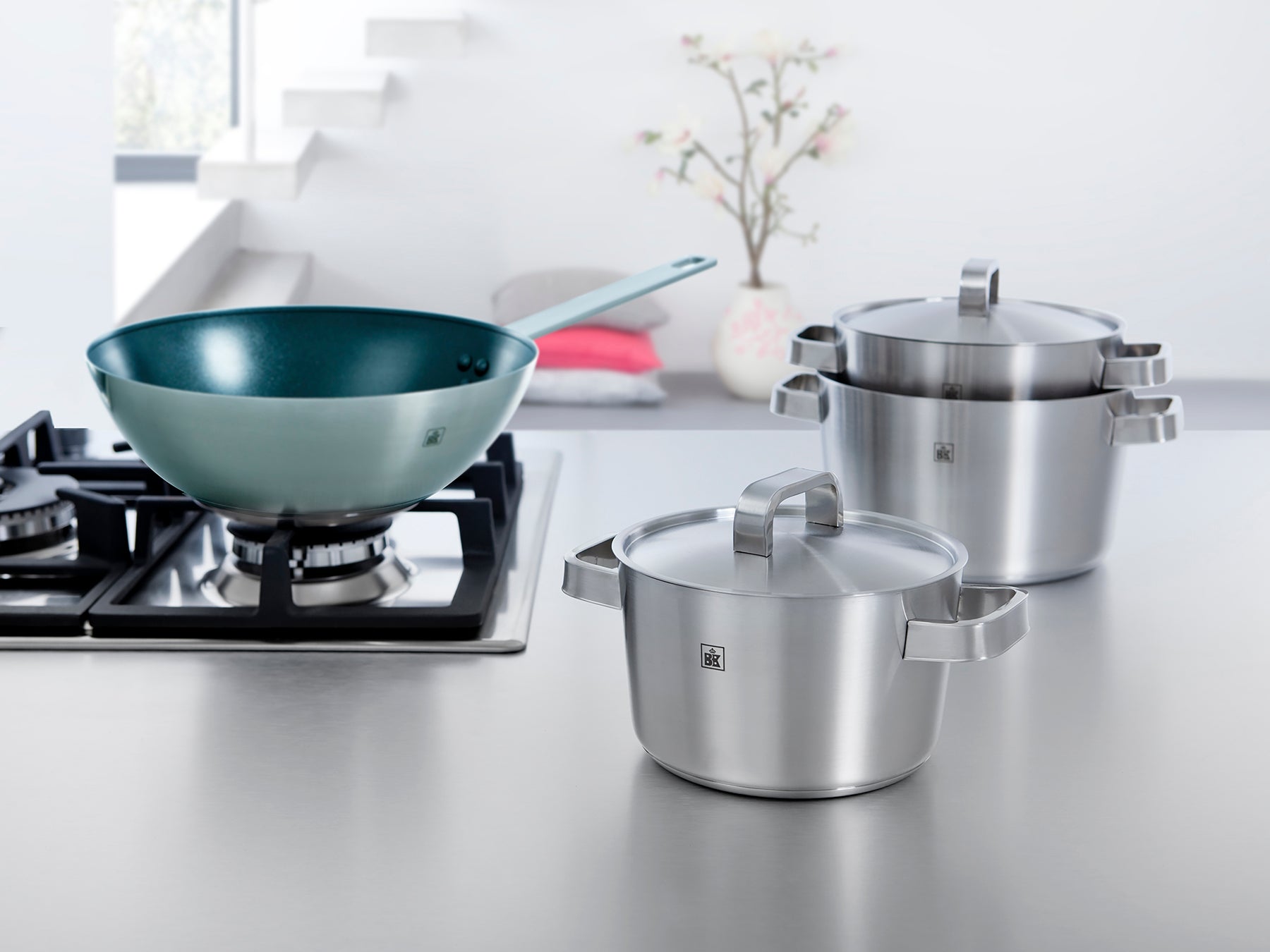 Conical Glas soeppan in keuken met wokpan