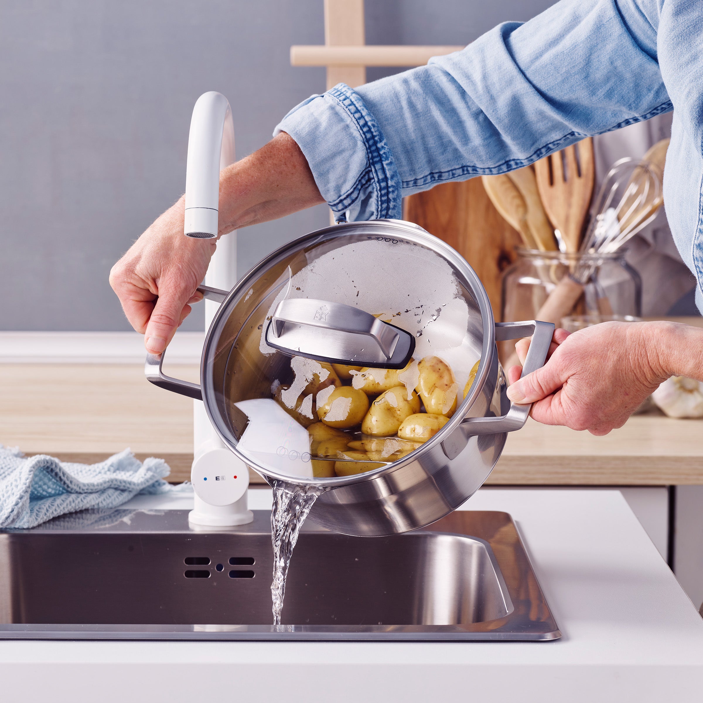 Premium+ deksel kookpan zilver met aardappelen