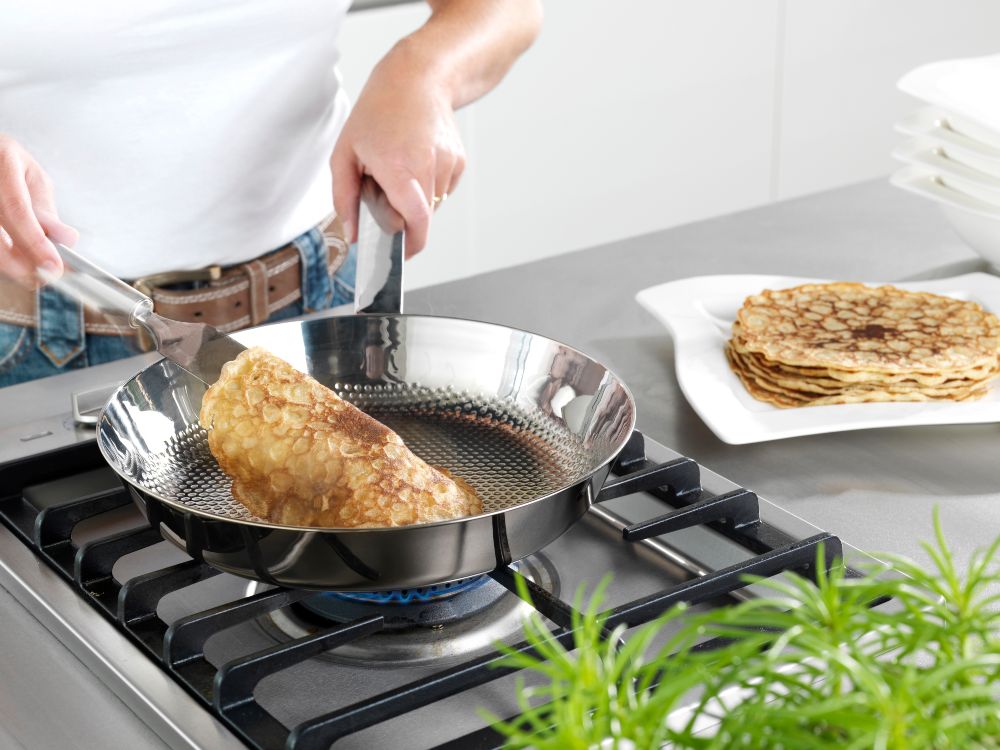 Conical Deluxe koekenpan met pannenkoek